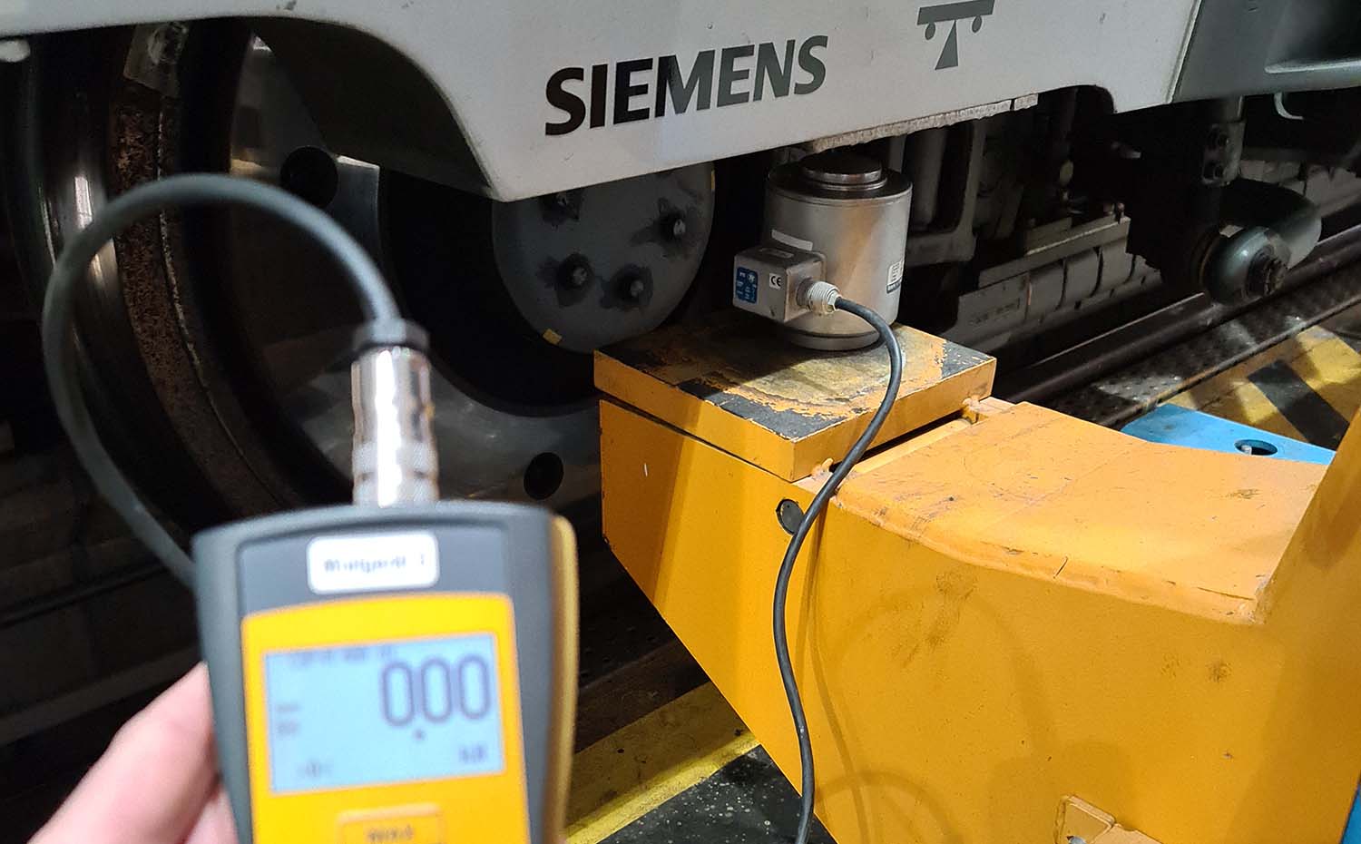 Neu im Webshop: Miet-Kraftmessgerät für 500kN und für 1MN