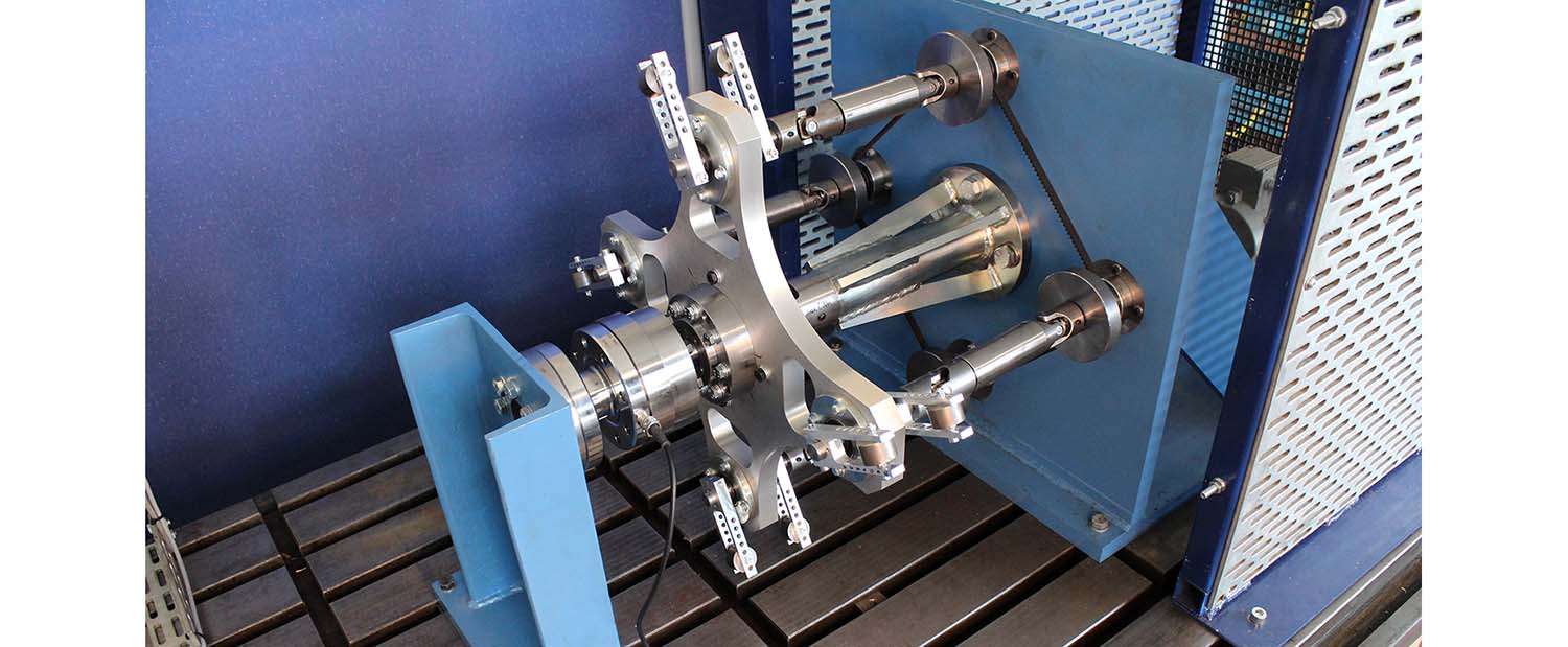 Torsionsschwingungsprüfstand mit zwei Drehmomentaufnehmern